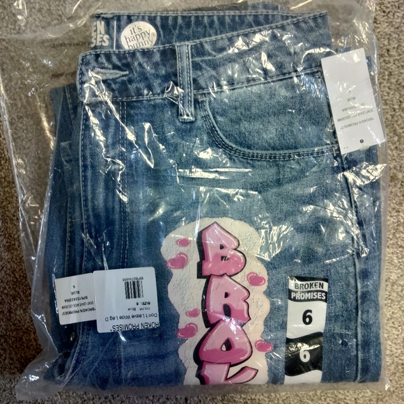 Broken Promises "don't leave" NWT - Picture 3 of 10